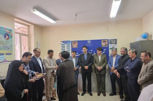 تجلیل از معلمان و پیشکسوتان آموزش و پرورش شهرستان باوی در شرکت عمران شهر جدید رامین