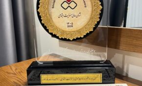 اهدای نشان عالی مسئولیت اجتماعی ارتباطمحور به روابط عمومی شرکت فولاد اکسین خوزستان