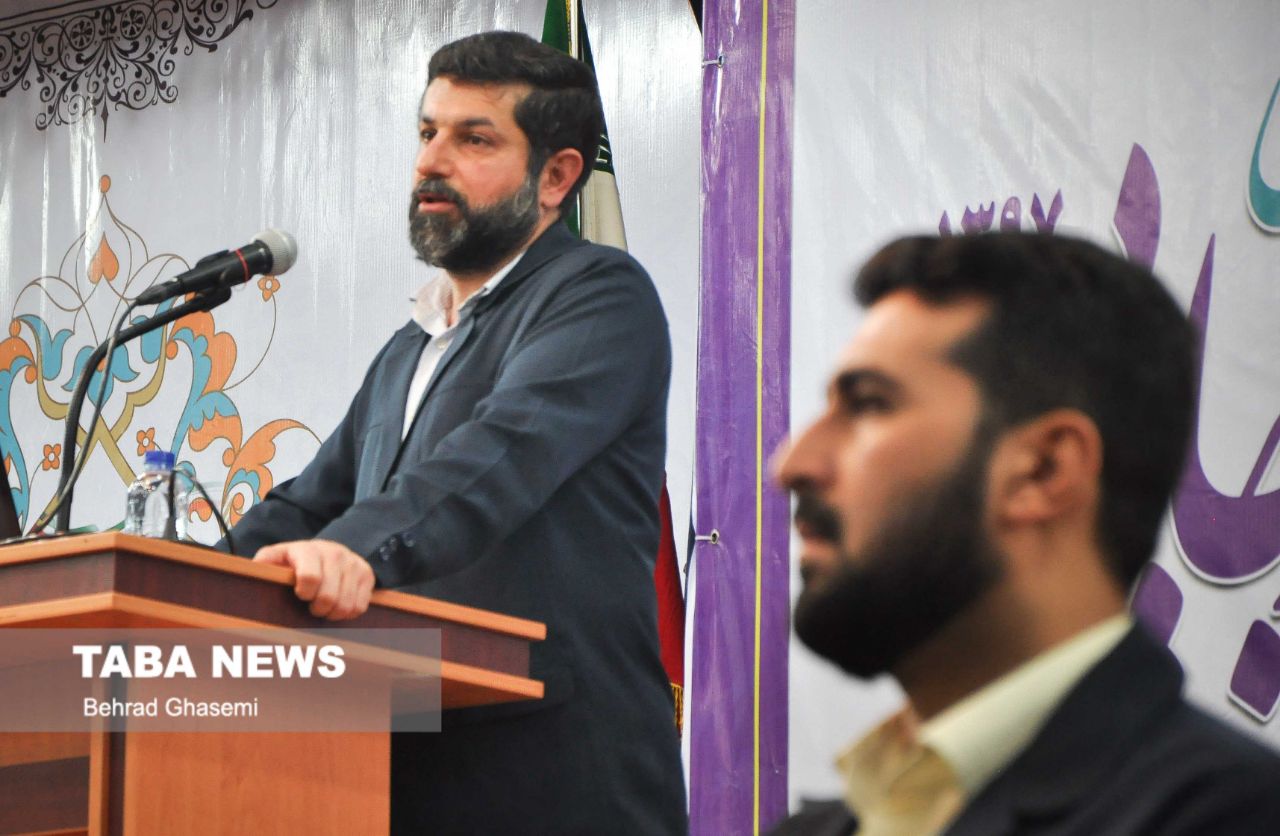 گزارش تصویری آیین تقدیر از کارمندان نمونه دستگاه های اجرایی خوزستان