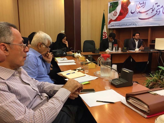 نشست مدیرکل ورزش با رییس هیات فوتبال خوزستان