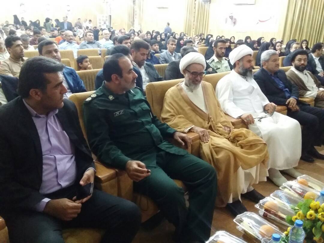تجلیل ۹ نفر از معلمین نمونه و ۲۴ معلم بازنشسته آموزش پرورش هندیجان