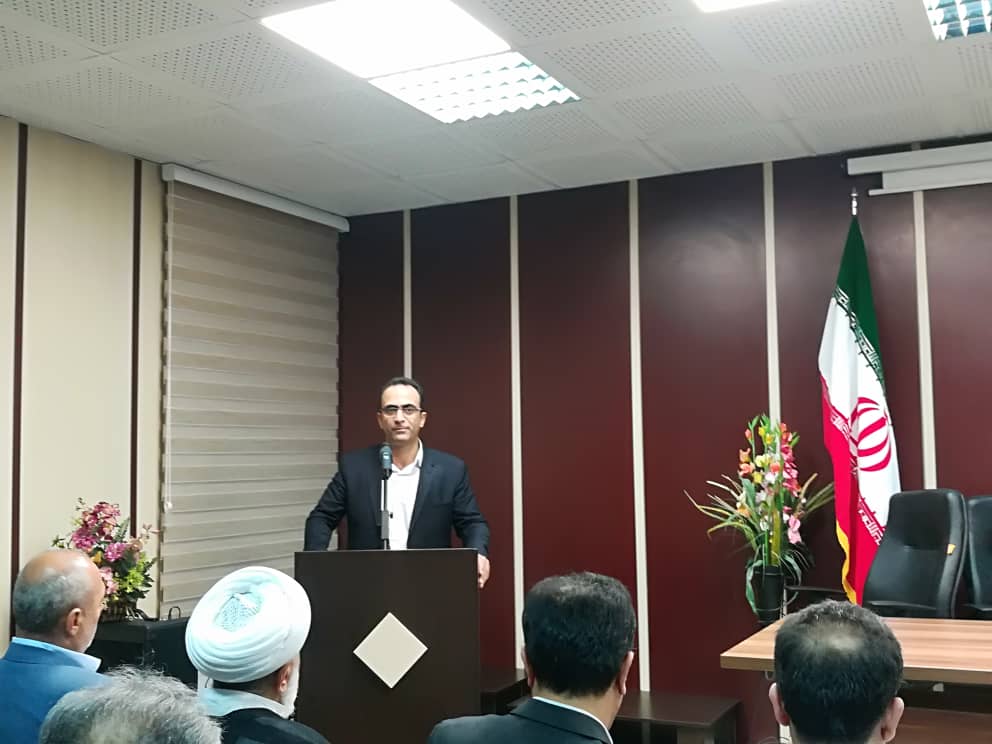 استاندار خوزستان باید به عنوان معاون رئیس جمهوری معرفی شود