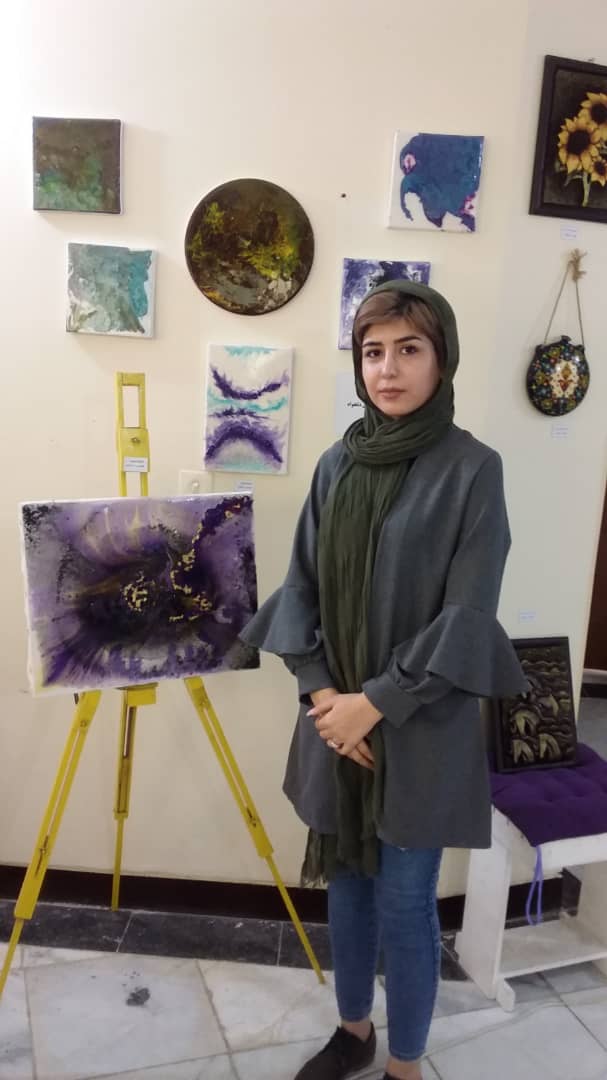 نمایشگاه انفرادی آثار نقاشی روناک همتی در هندیجان برگزار شد