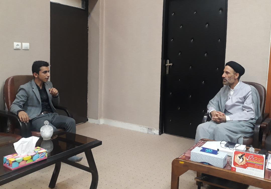خبرنگار چشم بینا و زبان گویای مردم است