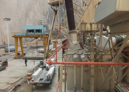 برخورد صاعقه با برقگیر واحد یک نیروگاه اول سد شهید عباسپور