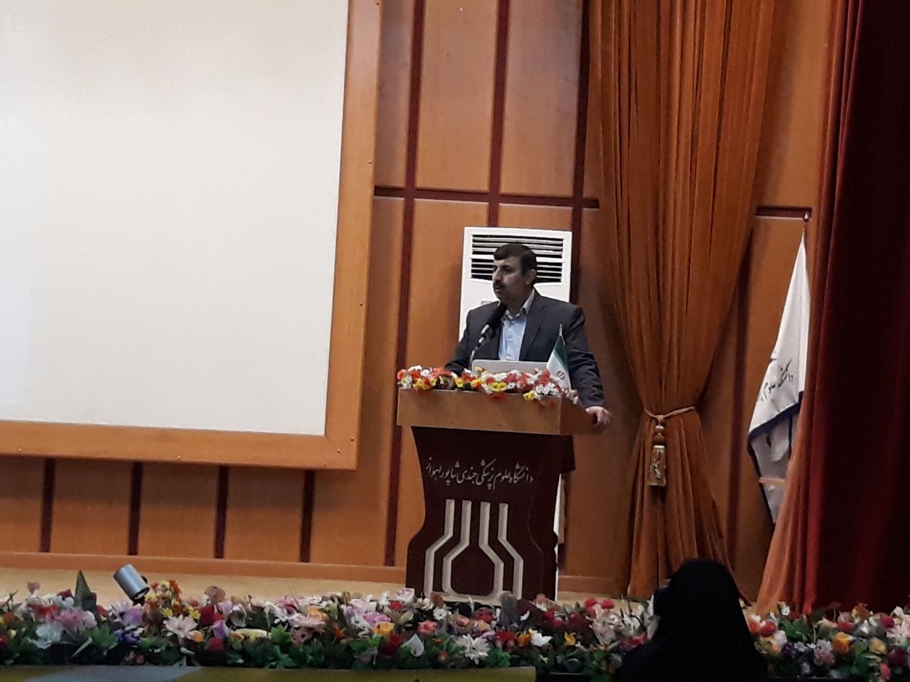 امیدواریم با همت مسئولان و از بین رفتن مشکلات تنفسی نشاط بارندگی به خوزستان بازگردد
