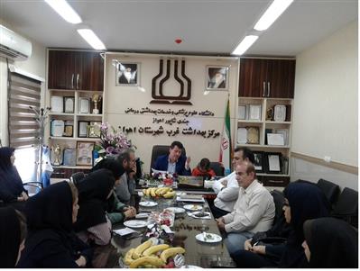 جلسه رئیس مرکز بهداشت غرب اهواز با نمایندگان پزشکان