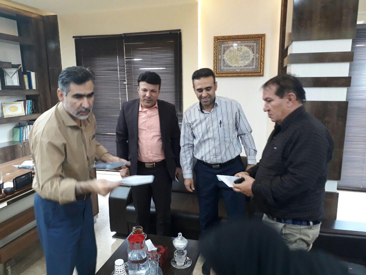 فرماندار امیدیه از خبرنگاران و اصحاب رسانه تجلیل کرد