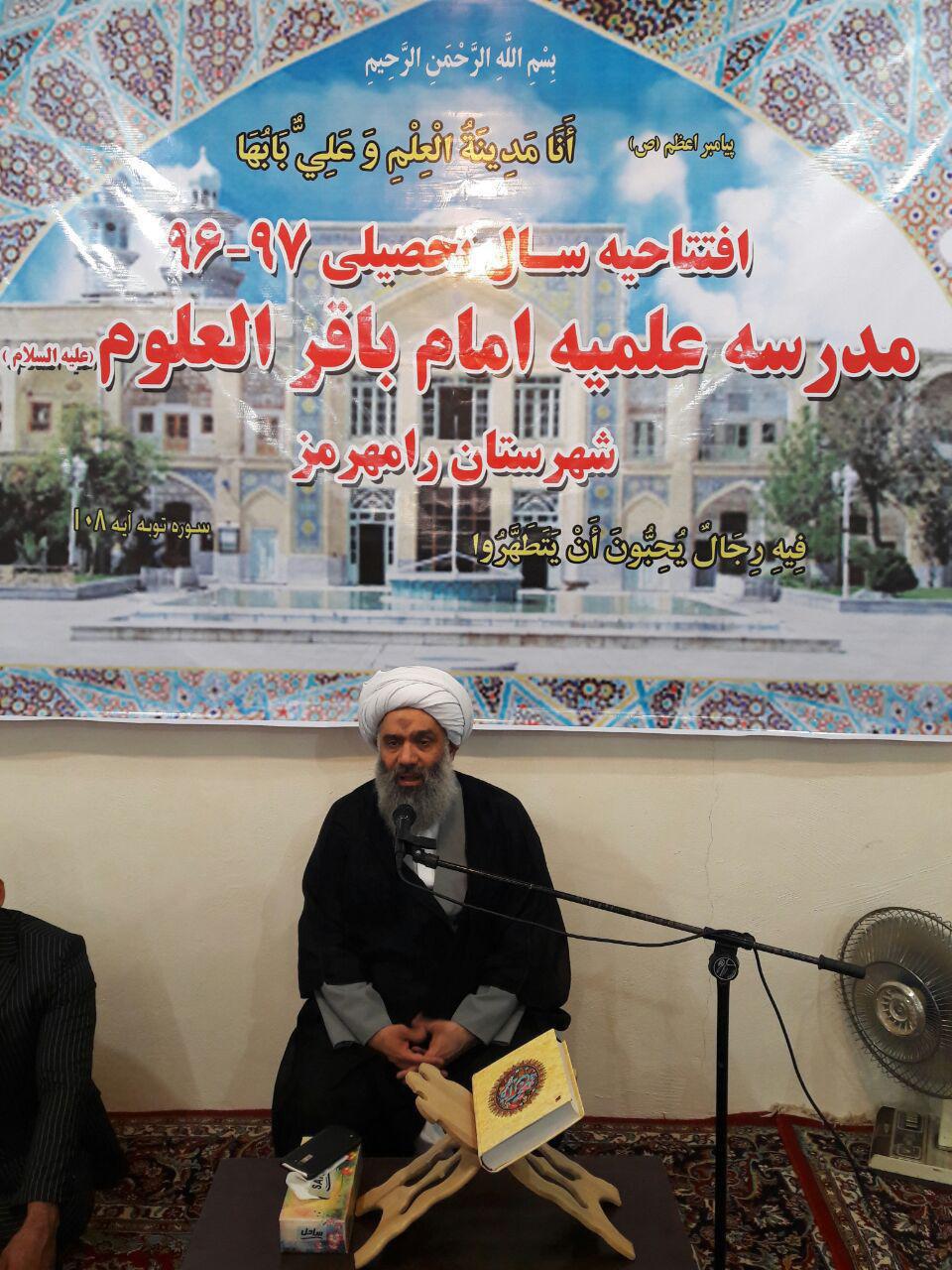 باید از اسلام ناب در مقابل شیعه انگلیسی دفاع کرد