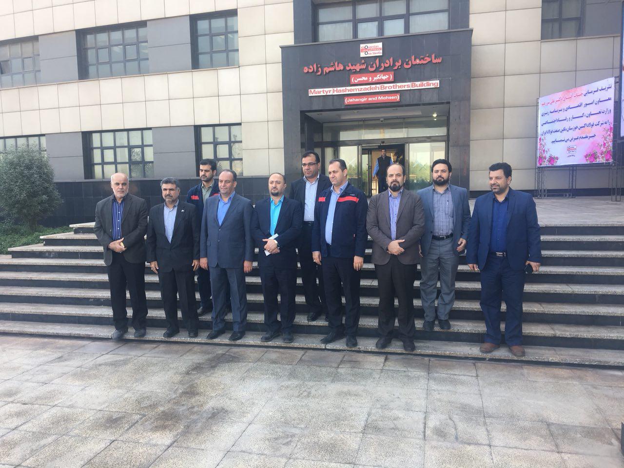 موضوع عدم واگذاری و تجمیع سهام فولاد اکسین را پیگیری و مطرح می کنیم