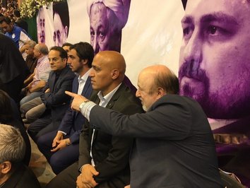 سنگ تمام هنرمندان و طرفداران روحانی در آزادی