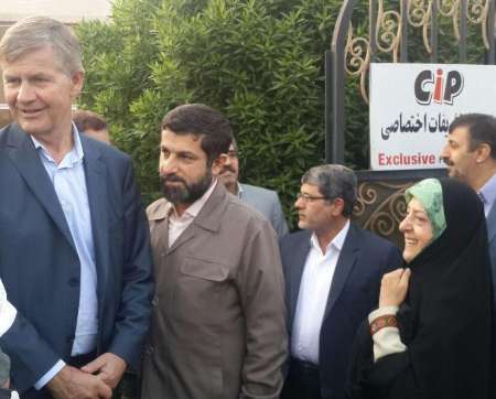 ابتکار به همراه نماینده سازمان ملل وارد تهران شد