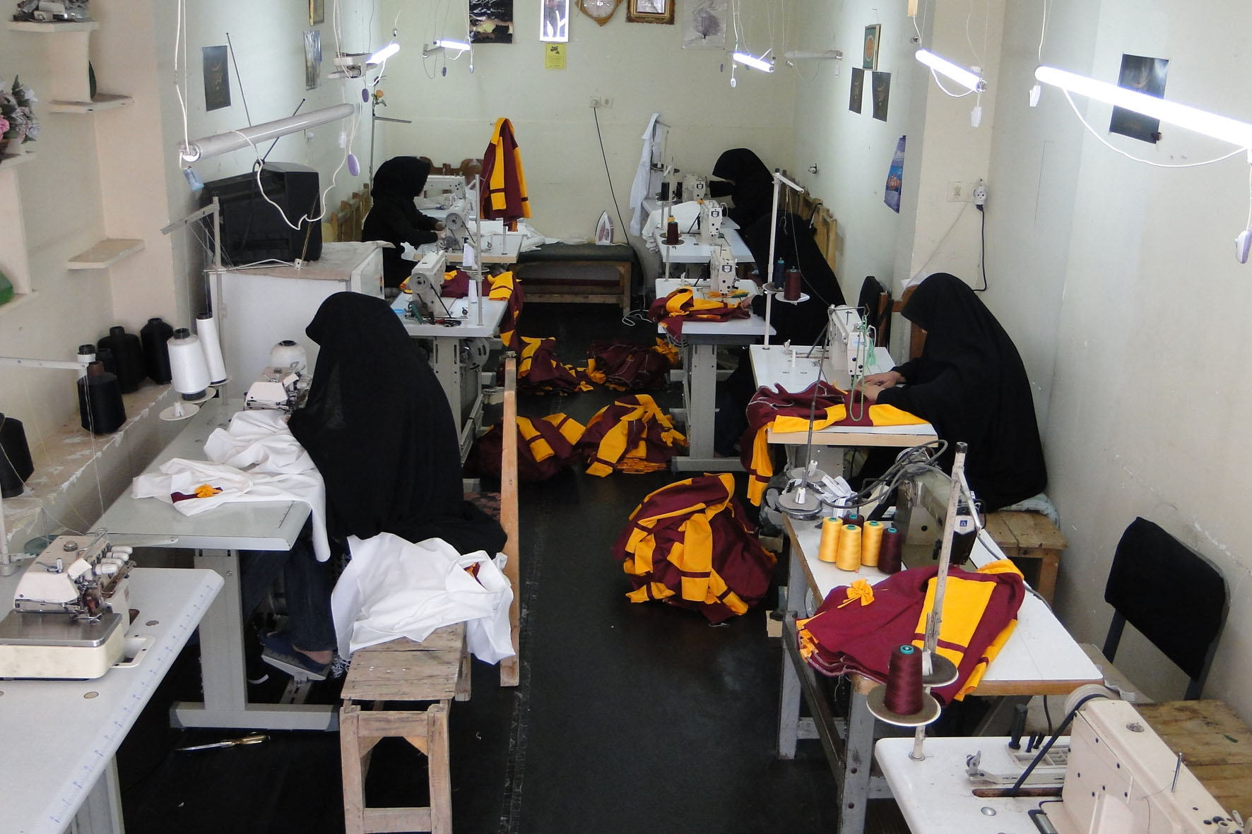 کارآفرینی بانوان باعث فقرزدایی می شود