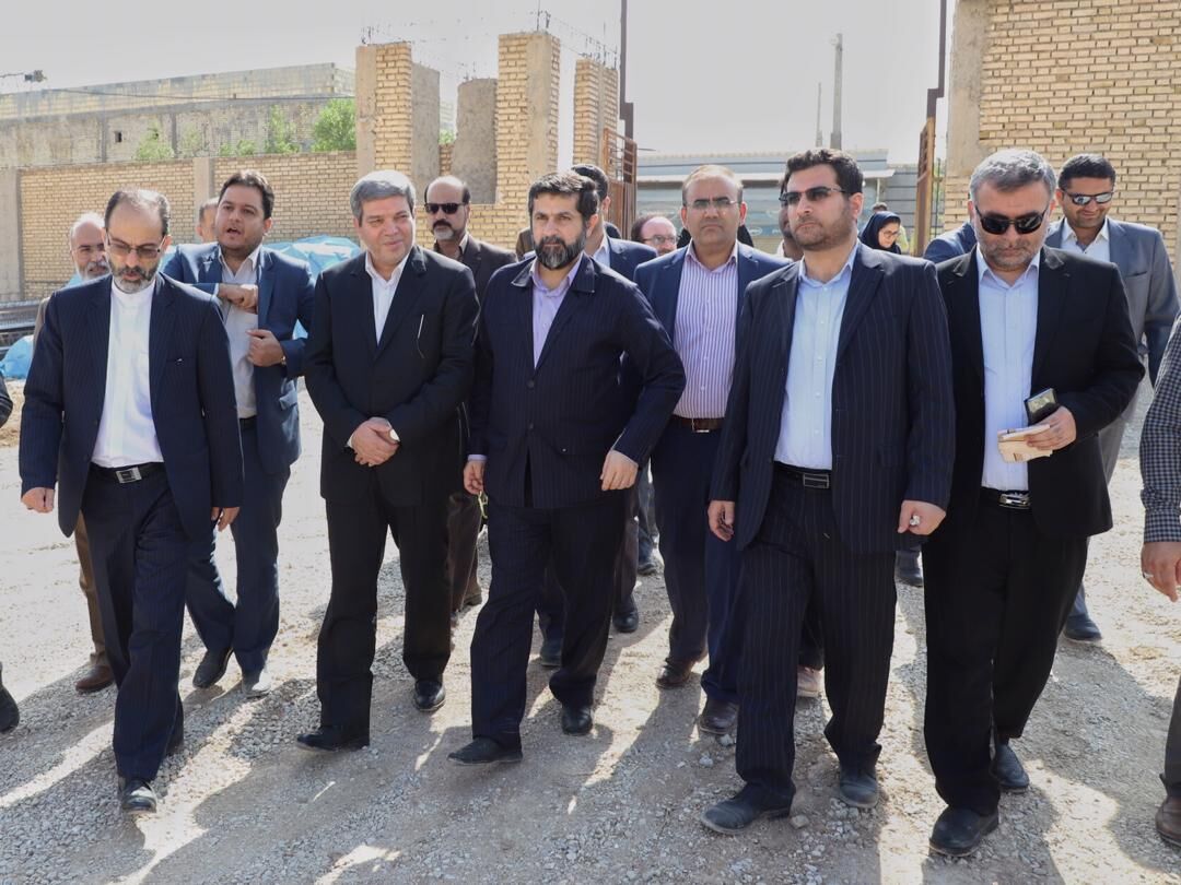 ‌سرپرست وزارت آموزش و پرورش از روند بازسازی چند مرکز آموزشی اهواز بازدید کرد ‌