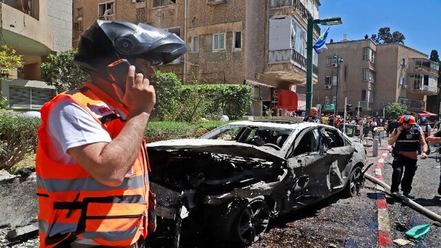 صهیونیست‌ها یک بیمارستان را در غزه بمباران کردند/ بیش از ۵۰۰ فلسطینی شهید شدند