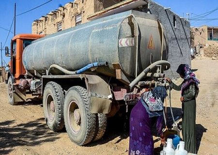 اعزام ۳۰ تانکر آبرسانی به روستاهای هویزه