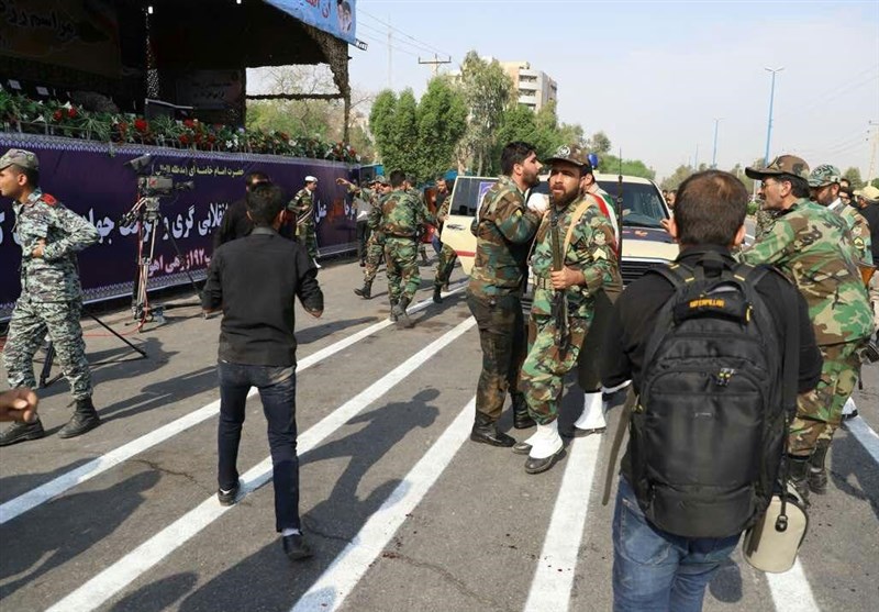 نصب اِلمان‌های تصاویر شهدای حادثه ۳۱ شهریور در ورودی شهرستان‌های خوزستان