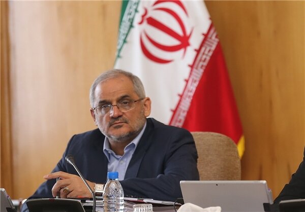مشکل نیروی انسانی و کمبود اعتبارات، مشکلات واقعی آموزش و پرورش هستند