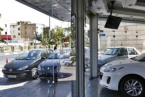 خودروها را ما تعیین قیمت نمی‌کنیم/ همه چیز باید به سمت بازار برود