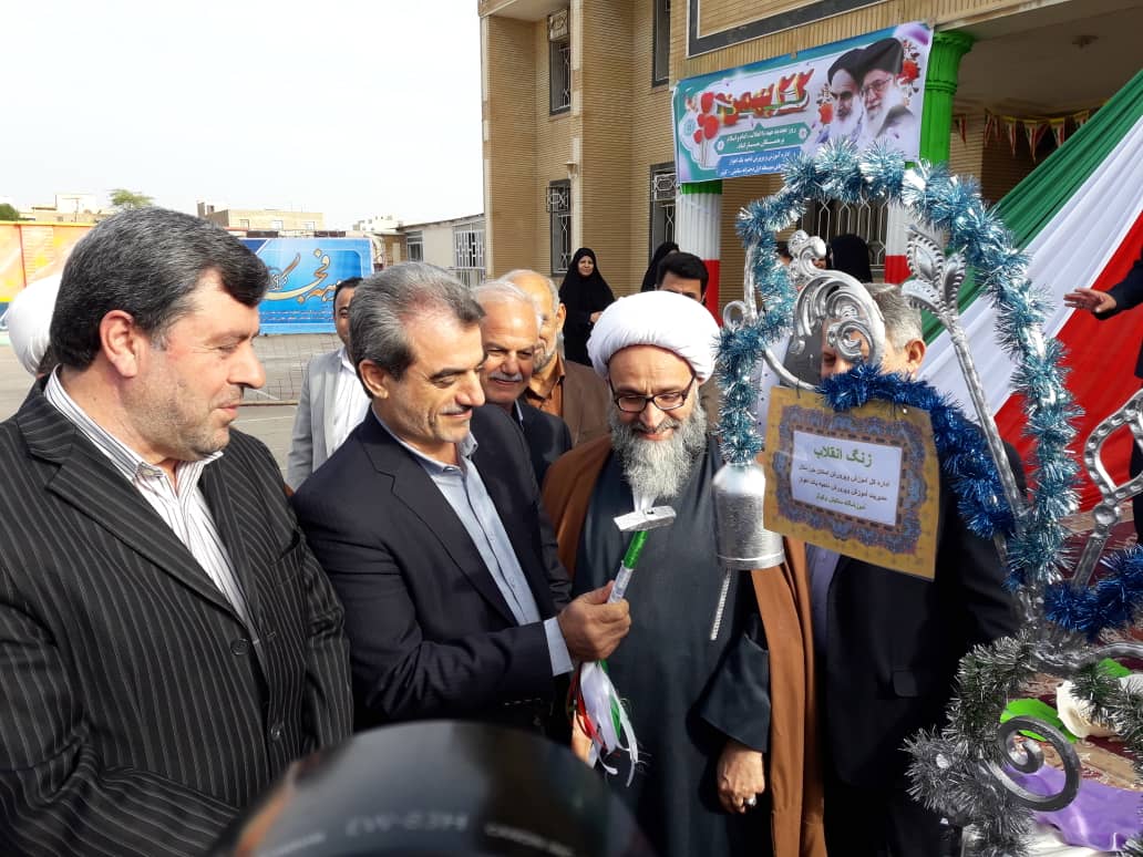 زنگ انقلاب در مدارس خوزستان نواخته شد
