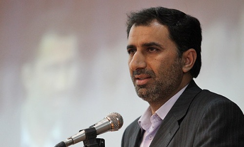 باید از تعاونی‌ها، سرمایه‌گذاران بخش خصوصی و مدیرانی با برنامه در اشتغال‌زایی حمایت کنیم