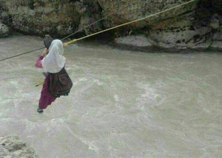 واکنش راهداری خوزستان به تردد اهالی یک روستا با سیم بکسل از رودخانه