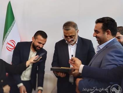 شهردار تهران در بازدید از غرفه شهرداری اهواز: تلاش‌های شهردار اهواز قابل تقدیر است