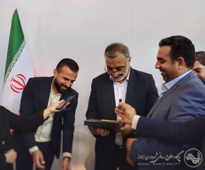 شهردار تهران در بازدید از غرفه شهرداری اهواز: تلاش‌های شهردار اهواز قابل تقدیر است