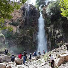 سه مصدوم در حادثه ریزش سنگ در آبشار شیوند