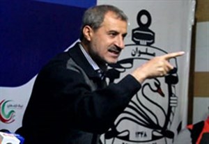 مایلی‌کهن : یا کی‌روش دروغ می‌گوید یا تاج