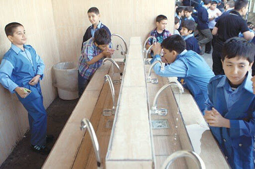 اخذ هزینه اجباری از دانش‌آموزان برای مواد ضدعفونی، خلاف قانون است