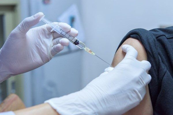 پایگاه تجمیعی واکسیناسیون کووید ۱۹ در هندیجان راه اندازی شد
