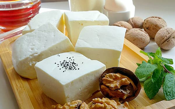۵ دلیل اهمیت مصرف پنیر در وعده صبحانه