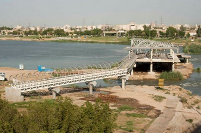 به راحتی آب خوردن پساب صنایع و کشاورزی وارد کارون می‌شود