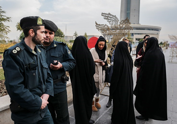 انتقاد از واگذاری تعیین مصادیق بدحجابی به پلیس